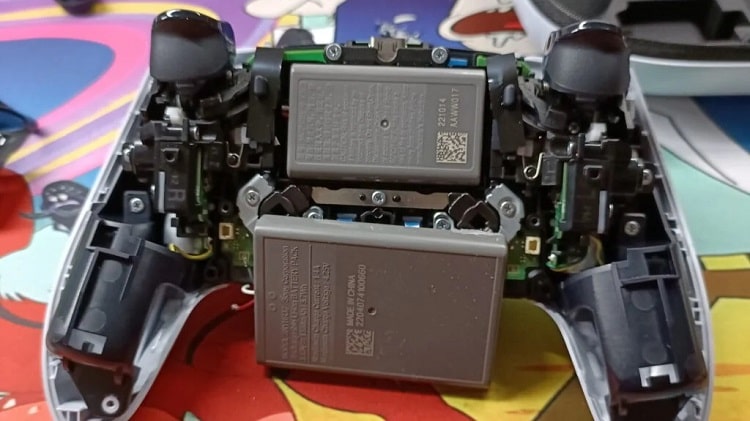 DualSense Edge, pil boyutu